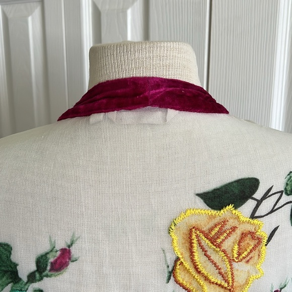 Soft Surroundings Embroidered Open Front Sheer Duster Size Medium - Picture 7 of 16